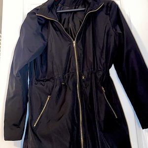 Women’s Black & Gold Blooming Jelly Long Trench Rain Coat sz L